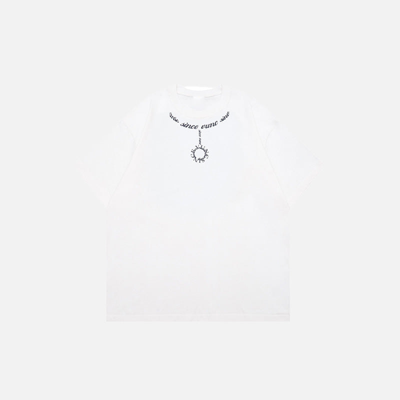 Front view of the white Loose Chain Printed T-shirt in a gray background 