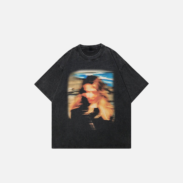 Front view of the black Blurring Girl Print T-shirt in a gray background 