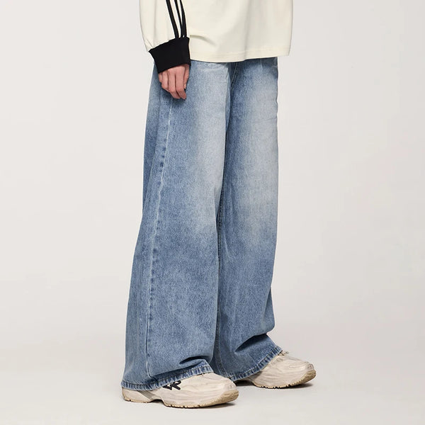 Model wearing the blue Baggy Fit Wide-Leg Jeans